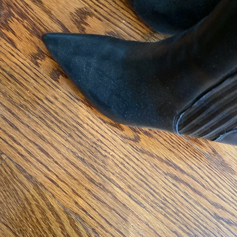 Lisa Cap-Toe Mid-Heel bootie - Picture 3 of 3
